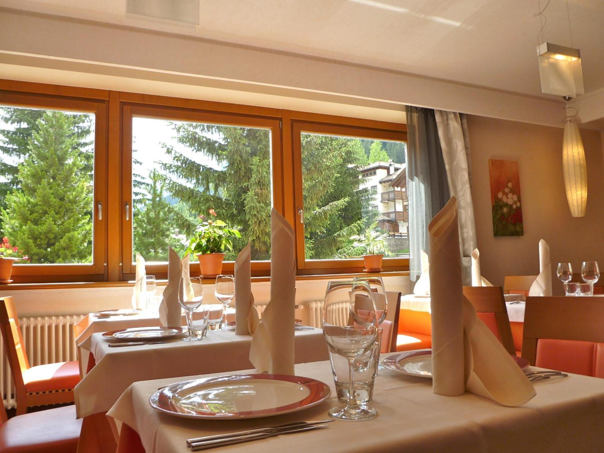 Relais San Giusto Hotel Campitello di Fassa Exterior photo