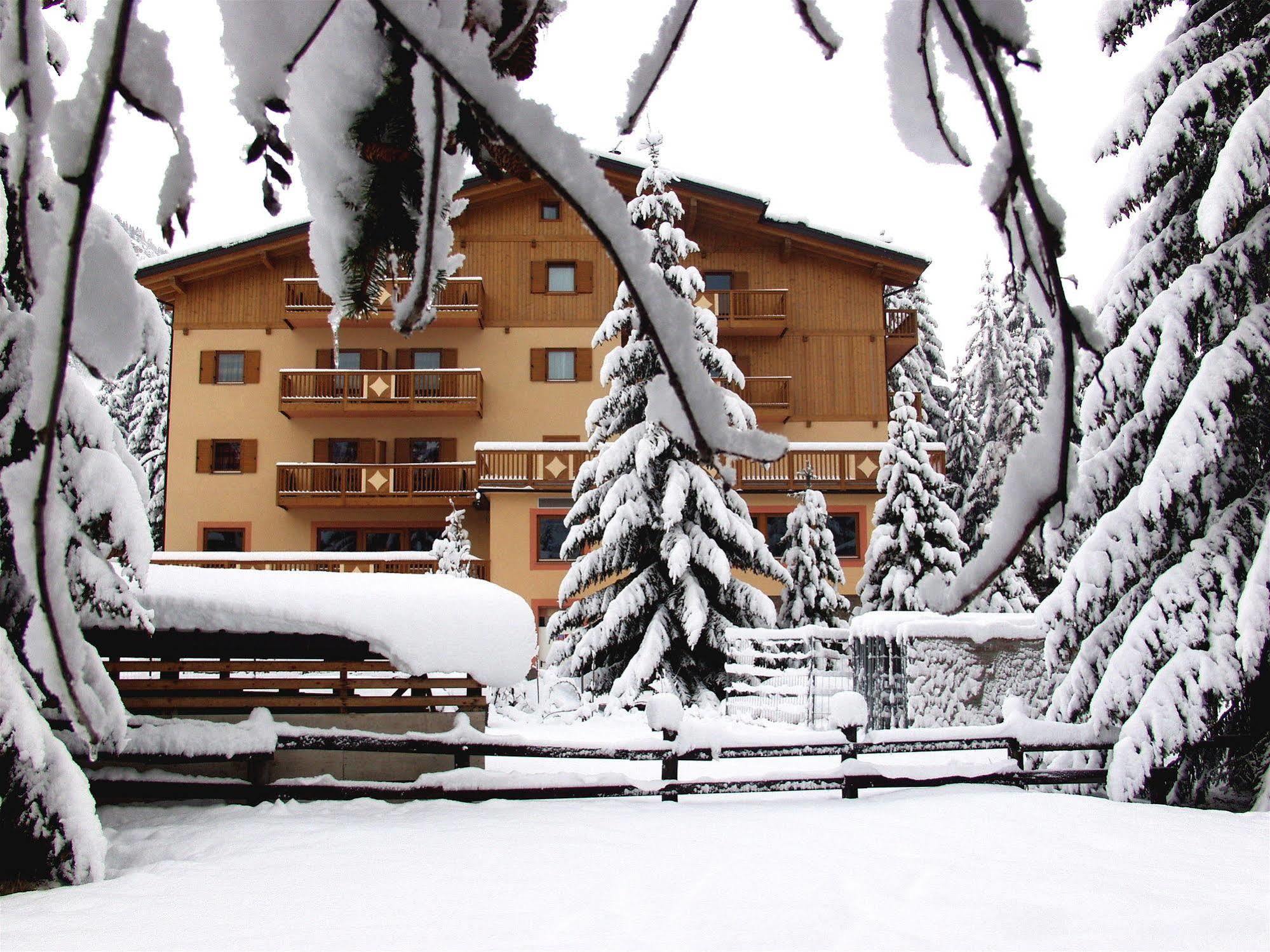 Relais San Giusto Hotel Campitello di Fassa Exterior photo